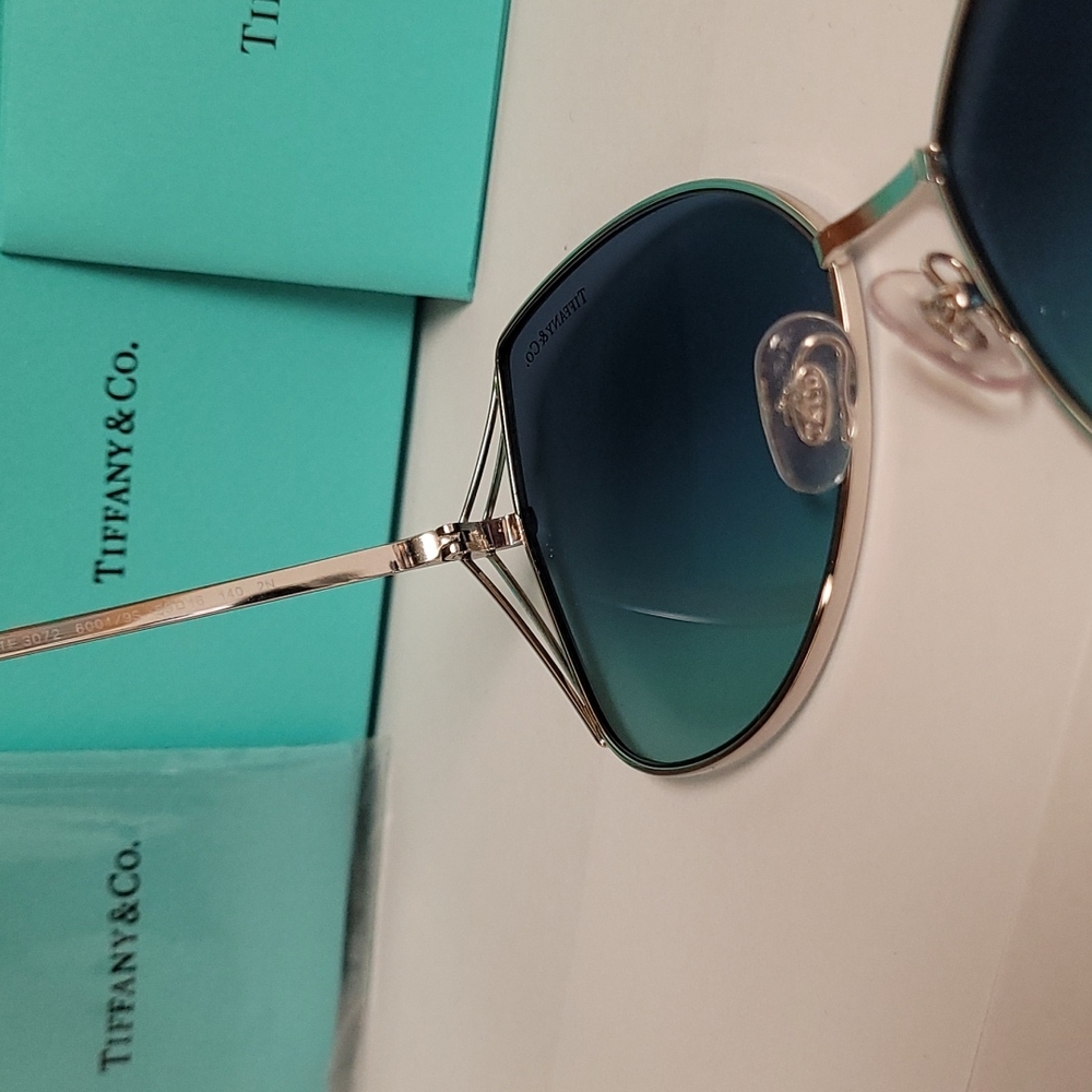 New ๐ฏ Authentic Tiffany&co sunglasses ๐ถ โค๏ธ ๐ ๐ - Picture 5 of 8